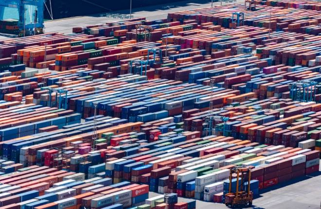 From Smart Warehouses to AI-Powered Ports: How Technology Is Transforming Dubai&rsquo;s Logistics Industry